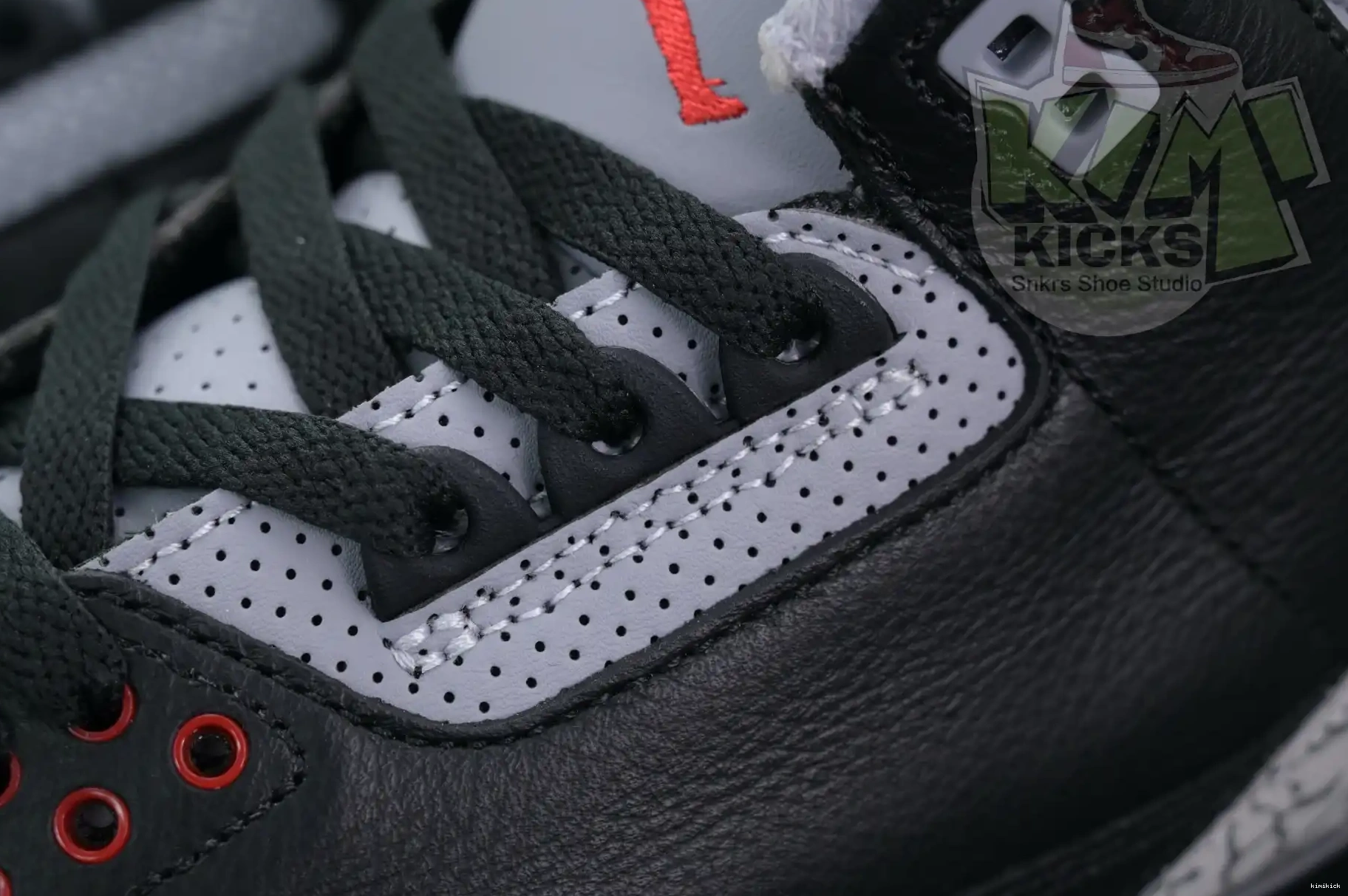 Reimagined” 3“Black Cement Jordan Air Kimikick 0421